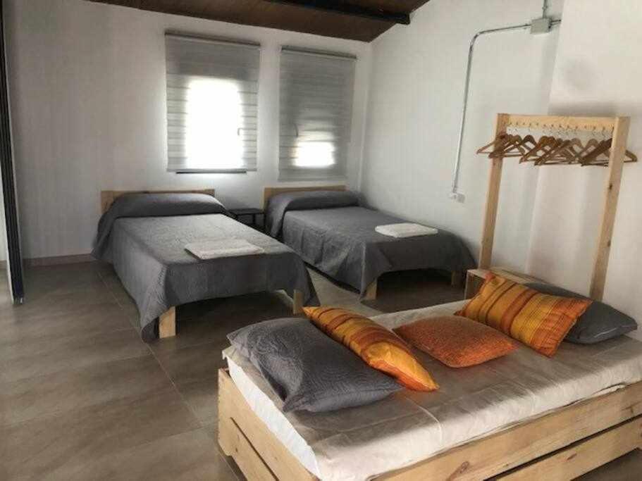 Alojamiento El Pez Casa Con Piscina Climatizada Villafranca de los Caballeros Exterior photo