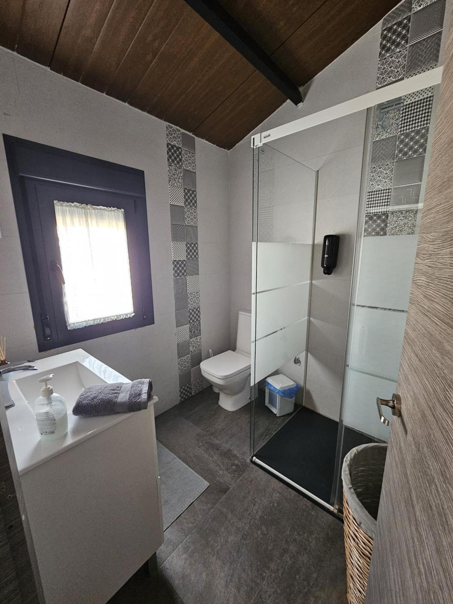 Alojamiento El Pez Casa Con Piscina Climatizada Villafranca de los Caballeros Exterior photo